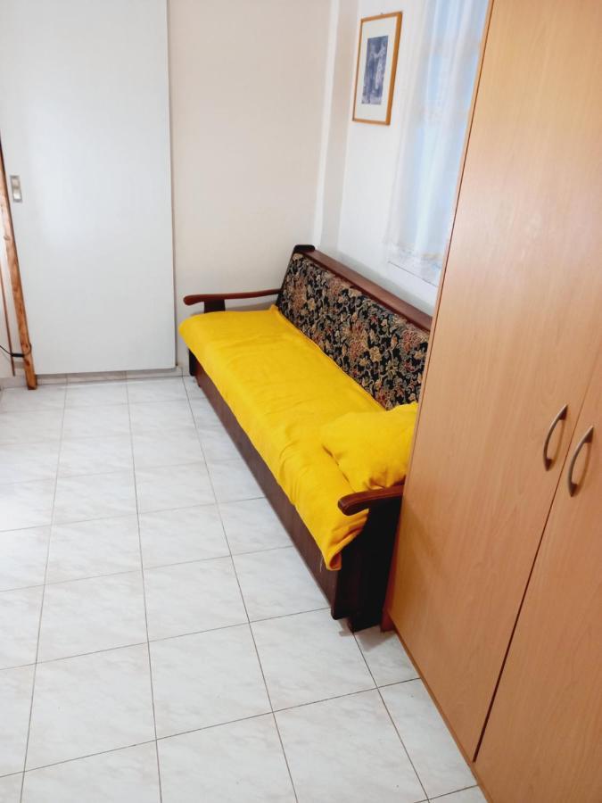 Στην Αυλή Της Ράχης Apartment Kalamata Bagian luar foto