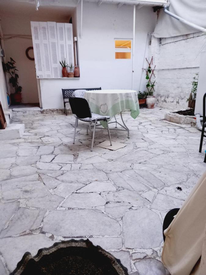 Στην Αυλή Της Ράχης Apartment Kalamata Bagian luar foto