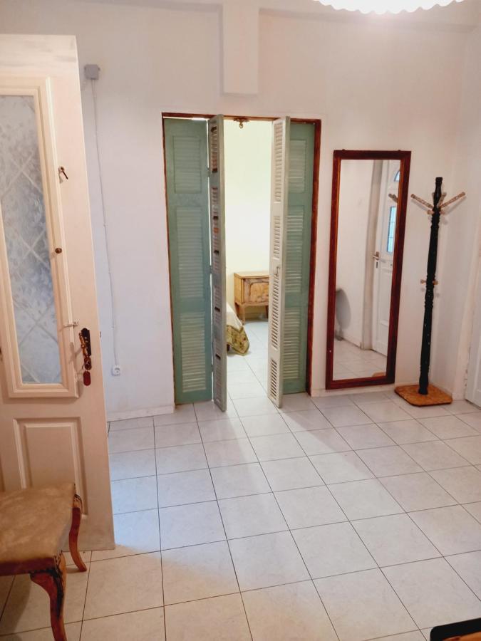 Στην Αυλή Της Ράχης Apartment Kalamata Bagian luar foto